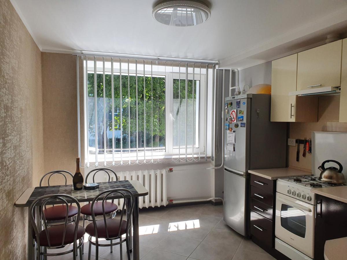 Квартира " A Quiet Place" Apartment Kamianets-Podilskyi Ngoại thất bức ảnh