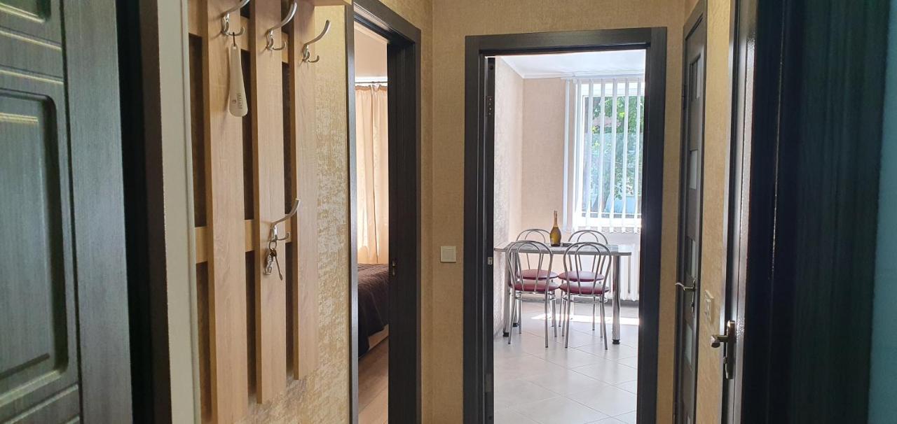 Квартира " A Quiet Place" Apartment Kamianets-Podilskyi Ngoại thất bức ảnh